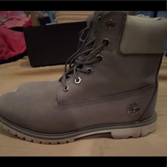 Gray Timberland boots - Picture 3 of 4